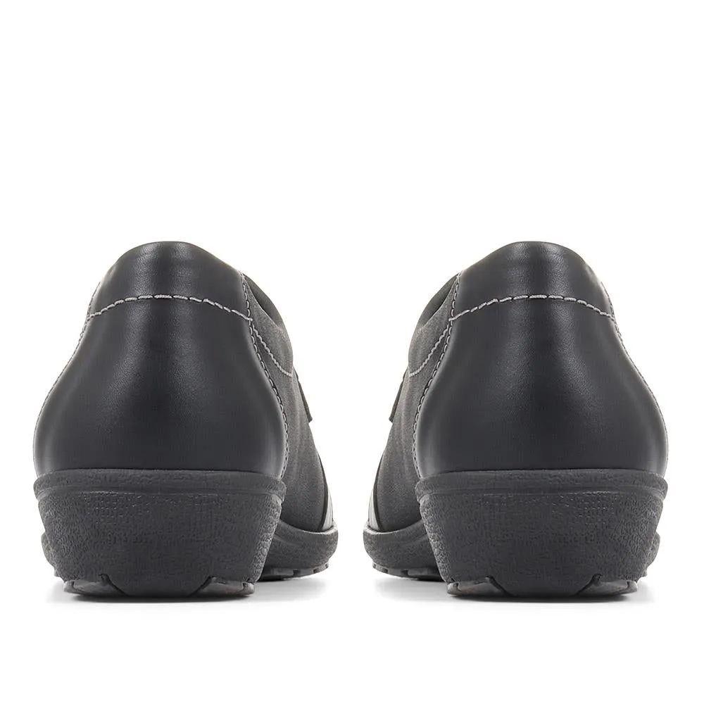 Touch Fasten Shoes - CAL36025 / 322 979